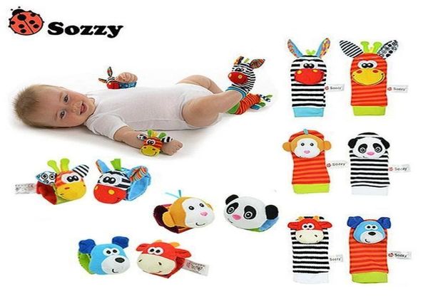 SOZZY 4pcs Soft Baby Toy Strap Socks Lindo bichero de jardín de dibujos animados sonajeros de peluche con campana de anillo B9424916727