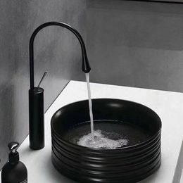 Grifo de cocina estilo gota de agua giratorio negro de aluminio espacial, grifo de baño para lavabo, grifo frío y caliente