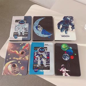 Estuche de astronautas espaciales para iPad 10.2 10th 9th 8th 7th 9.7 5/6th Air 2/3/4 10.5 10.9 Pro 11 Mini 6 5 4 3 2 1 Slim Smart Case Soft Back Cover compatible con diseño personalizado