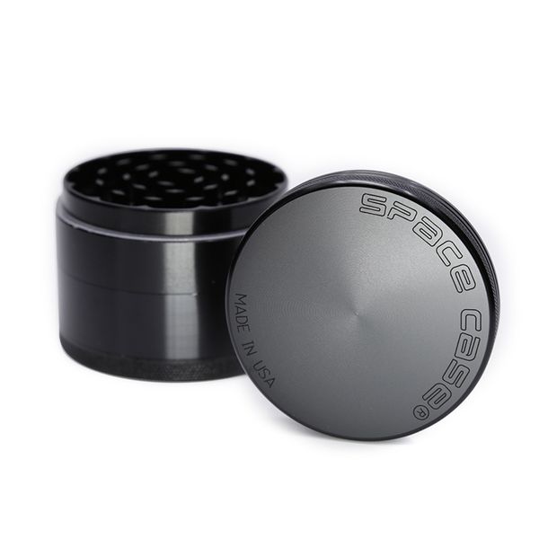 Space Case Grinders 63mm Herb Grinder 4 Pièces Tabac Cursher Avec Triangle Grattoir En Alliage D'aluminium Matériel CNC Détecteur De Cigarette Broyage