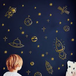 Space Rocket Astronaute Star Star Sticker mural Boy Room Enfils Chambre Satellite Espace Earth Mur Nursery Chambre à coucher Vinyl Accueil Décor 201106