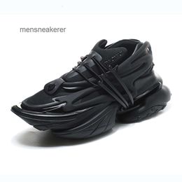 Vaisseau spatial Sneaker décontracté hommes diffusion en direct licorne mode polyvalent semelle épaisse haute hauteur baskets chaussures de créateur ZQKR