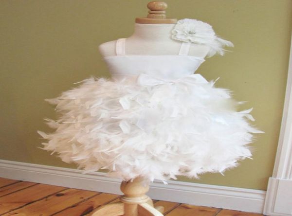 Spaghetti plume arc blanc perlé fait à la main robe de bal de fleur cupcake enfant en bas âge petites filles robes de reconstitution historique fille de fleur pour le mariage 1303694