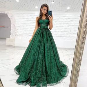 Spaghetti paillettes Longue robe de boules robes de soirée balayer Appliques robe de bal classique sans dos taille