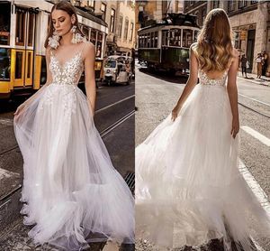 Bretelles Spaghetti Une Ligne Robes De Mariée Sexy Dentelle Florale Appliqué Boho Jardin Robes De Mariée Romantique Tulle Balayage Train Dos Nu Robes de Mariée CL1323