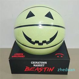 Spalding Chinatown Market X Beastin co branded basketbalbal Halloween pompoen duivel lachend gezicht lichtgevend beperkt reflecterende grimas