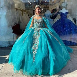 Vonken Quinceanera Jurken met Wrap White Lace Applicaties Rhonestone Sweet 15 Prom Gown Sweetheart Ball Town Pageant Jurk Cape