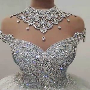 Sparkle Crystal Vestidos Novia 2022 Trouwjurk Hoge nek Luxe bruidsjurken Backless Galless Garded Princess Robe de Mariee 190m