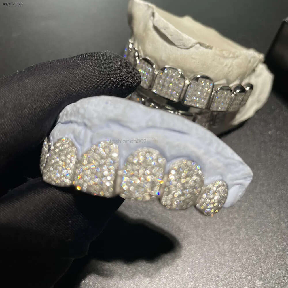 Hip salta su misura scintillata a pezzi sterling sier grills gioielli in oro a zigzag impostazione vvs denti moissanite grillz