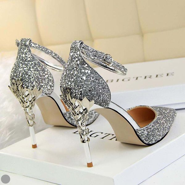 Chaussures de créateur scintillantes pour femmes, chaussures de mariée confortables, sandales à talons hauts pour soirée de mariage, tenue de bal