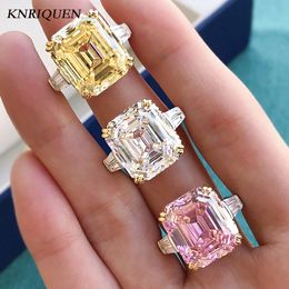 Sparkling 925 Sterling Silver 13*15 mm gesimuleerde Topaz Pink Quartz High Carbon Diamond Wedding Party Grote edelstenen ring voor vrouwen 240109