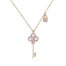 Sparkling Diamond Zircon Fashion Designer Lovely Lock Key Pendant Collier pour les femmes Girls Rose Gold Silver282a