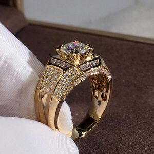 Bijoux de luxe étincelants 925 Sterling SilverGold Fill Round Cut White Topaz Pave CZ Diamond Gemstones Promise Party Wedding Men Ring Gift