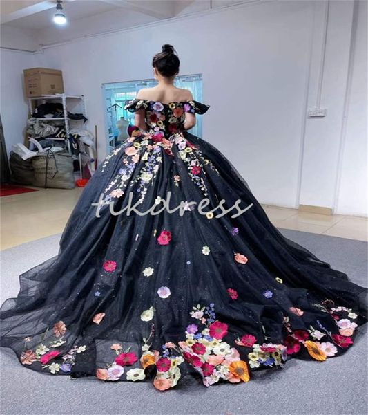 Black Quinceanera Black Robes Mexican Charro Fleurs colorées Vestidos de XV Anos Sequin Debutante 15 Vestido de para quinze robes de fête d'anniversaire 2024 2024