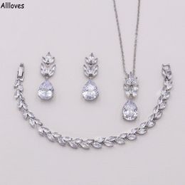 Sparkly Crystals Zirkon Bruids sieradensets voor bruiloft Silver Rhinestones oorbellen ketting armbanden Set vrouwen formele evenementen prom accessoires geschenken CL1684