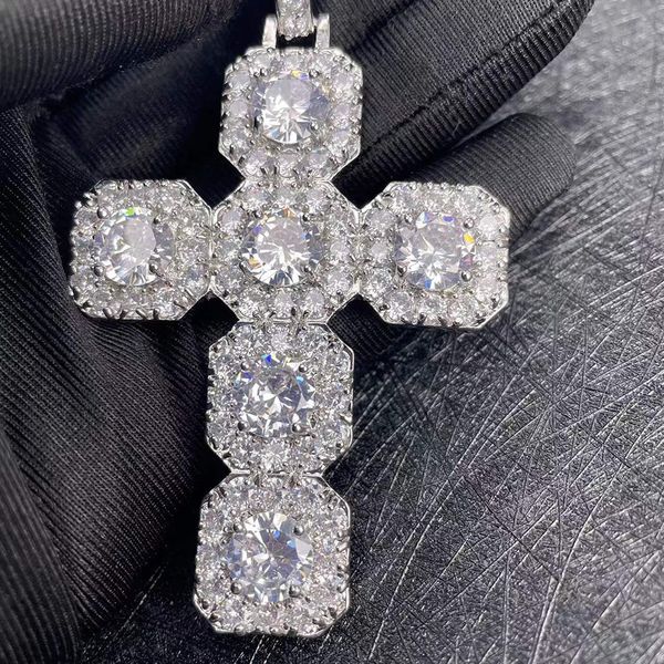 Sparkly Cubic Zirconia Big Cross Pendant Collier Real White Gold plaqué personnalisé Full Bling Diamond Charme Hip Hop Rappement du rappeur Hop Bijoux d'anniversaire pour hommes Femmes