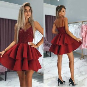 Brillant rouge foncé paillettes dentelle haut robes de bal 2020 pas cher une ligne longueur au genou dos nu courte mini robe de cocktail robes de bal Q61