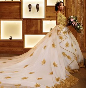 Sparkly gouden prinses A-lijn trouwjurken 2023 luxe kanten applique kralen Afrikaanse Midden-Oosten kerk lange mouw bruidsjurk met lange mouwen