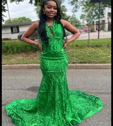 Sparkly Green Sequin Prom Dress 2023 Black Girls Glitter V Neck Mermaid Robes de soirée Élégante Formal Dance Formal Occasion Dress robe de soirée robe de noche