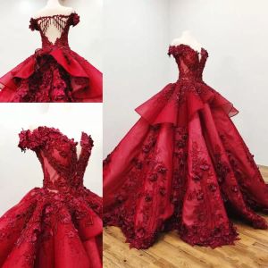 Rouge Doux 15 Robes De Quinceanera Robe De Bal Hors Épaule 3D Floral Appliqued Perles Filles Pageant Robes Robe De Bal Formelle Balayage Train PRO232