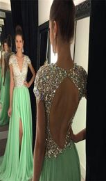 Sparkly Mint Green prom -jurken lang met Vneck Cap Mouws Rhinestones kralen gesplitste sleutelgat Backless Draped Chiffon Formele eveni1608913