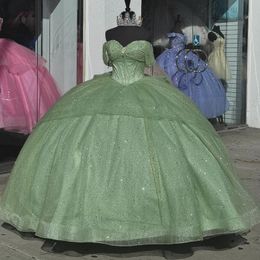 Robes de Quinceanera chérie vert menthe scintillantes sur l'épaule robe de bal perles robe de princesse en cristal robes 15 de quinceanera