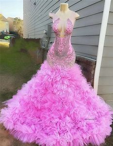 Sparkly Pink O Neck Long Prom For Black Girls 2024 Verjaardagsfeestjurken Kleed Rues Ruffles avondjurken Crystal Gown Robe de Bal 0431