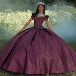 Vestidos de quinceañera morados brillantes, vestido elegante con hombros descubiertos y lentejuelas con volantes y flores hinchadas, vestido de fiesta de graduación de estilo árabe de lujo 2024