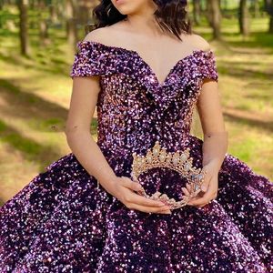 Robes de Quinceanera à paillettes violettes scintillantes, épaules dénudées, col en V, longueur au sol, robe de bal de princesse, dos à lacets, robe de bal, 15 ans