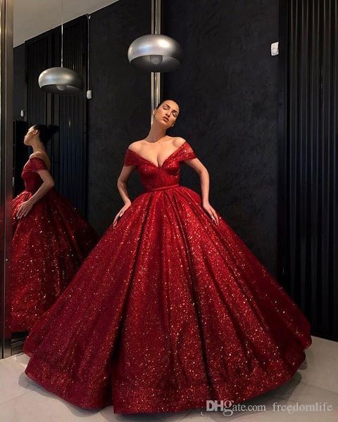 Robe de bal rouge scintillant des robes quinceanera à paillettes en V manches courtes avec des poches vestime de robe de bal de bal de fête