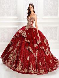 Robe de bal perlée rouge scintillante robes de Quinceanera paillettes col en coeur dentelle appliquée robes de bal balayage train Tulle à plusieurs niveaux Sweet8896894