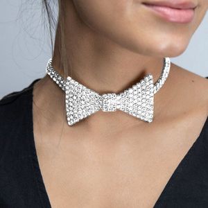 Collier de tour de cou à bowknot de ramiage scintillant