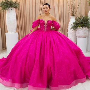 Brillante rosa roja princesa quinceanera vistes fuera del hombro corsé boning cristal arco tull vestido de 15 quinceanera dulce 16 vestido