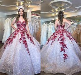 Sparkly Sexy bourgogne Dentelle Perlée Quinceanera Robes De Bal Sexy Chérie Paillettes Robe De Bal Soirée Sweet 16 Robe