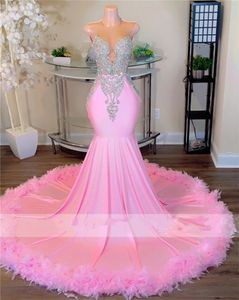 Robe rose sexy brillante robes de bal fille noire 2024 strass de luxe Crystal Weding Party Robe de soirée Robe avec plumes