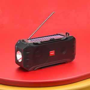 Luidsprekers Mini Solar Draadloze luidspreker 1200mAh Batterij met zaklamp Beste buitenactiviteit