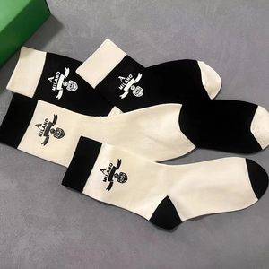 Special Design Letter Socks Black White Women Girl Letters Katoen Adembullen Sok