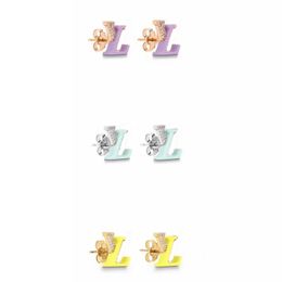Speciale Letter Stud Earring met stempel Candy Color Crystal Letter Earring voor Gift Party Mode-sieraden