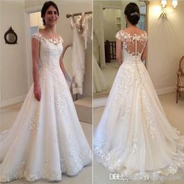 2019 Nouveau Pays Modeste Dentelle Appliques Robes De Mariée Sheer Bateau Cap Manches Voir À Travers Le Bouton Arrière Longueur De Plancher Robes De Mariée Vestidos