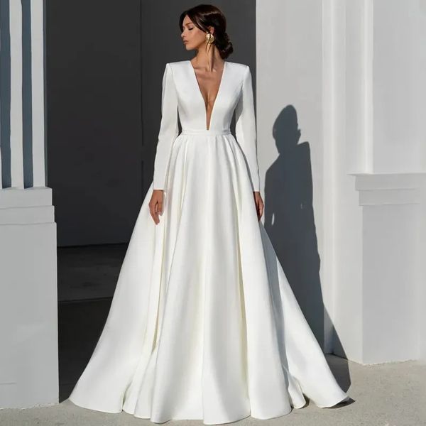 Manches longues Une ligne Robe De Mariée En Satin Sexy Boho Col En V Robes De Mariée Robes De Novia Robes De Plage Boutons Couverts Femmes Mariées