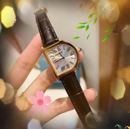 Speciale vorm Romeins nummer tank wijzerplaat quartz uurwerk horloge dames klassieke populaire stijl zakelijke kleine lederen band alle misdaadhorloges geschenken