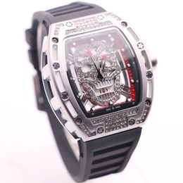 Stile speciale BOYUHENG Quartz Baterry 43MM Diamond Hollow Skull Skeleton Dial Orologi da uomo Movimento trasparente Tonneau Hardlex Wr282g