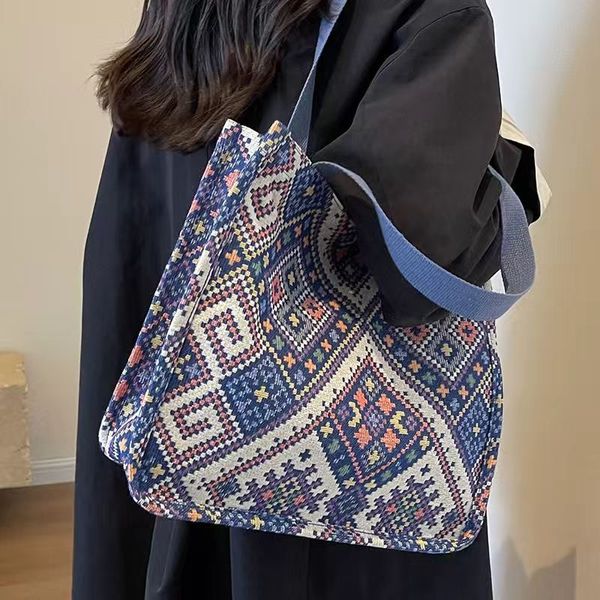 Promotions Vente chaude Grande capacité style ethnique hobo Sac à bandoulière 2023 sac en toile rouge net sac fourre-tout tissé femme ins sac à main à bandoulière Casual Canvas fourre-tout sacs à provisions