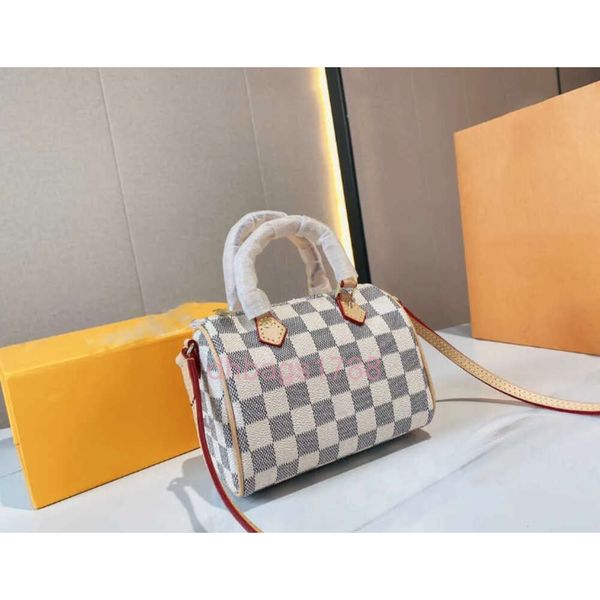 Bolso rápido de lujo clásico damas bolsas de noche femenina Computadora de bolsillo de moda Bolsan Messenger Boletería Traje de tres piezas