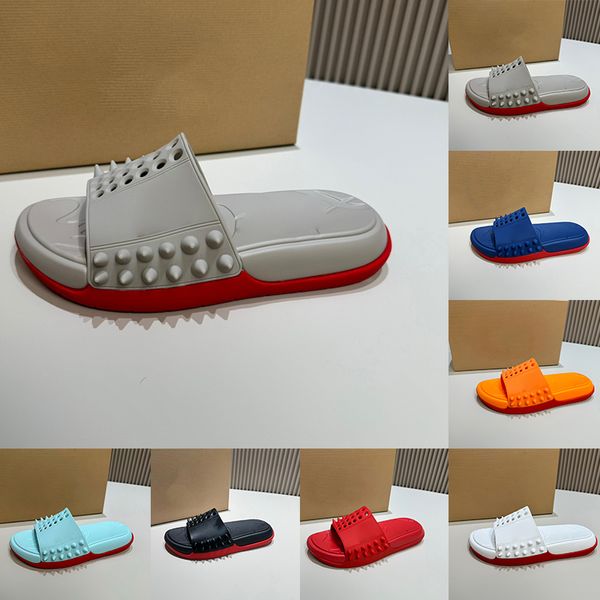 Spikes Designer Slippers prennent des goujons faciles Style Mules Street Room Sandales d'été Pantoufle Famous Mens Sandale Slides Sliders Shoes Beach Shoes