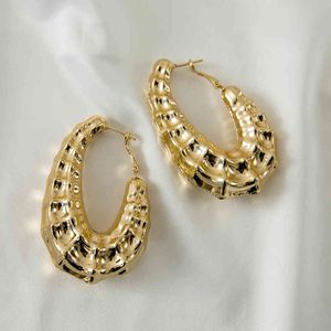 Spine gevormde hoge kwaliteit prachtige stijl gouden kleur koperen oorbellen vrouwen 2021 Aankomst populaire ontwerp