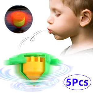 Spinnende top 5 -stcs nieuwigheid Whistle Gyro Toys Blowing Rotation Stress Relief Desktop Kids Gift Classic 230525