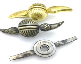 Spinnende top gouden snitch fingertip gyro magie speelgoed met vleugels relief stress metaal cupid Hand spinners regenboog 2839402