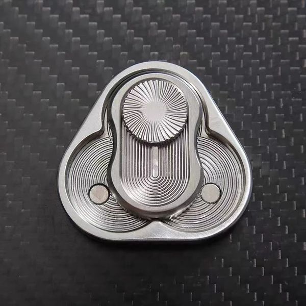 Spinning Top Skull Poker Style Magnétique Push Slider Metal Antistress Hand Spinner Adult Anti-Stress Spinning Stress Relakever EDC Fidget Toys 231018