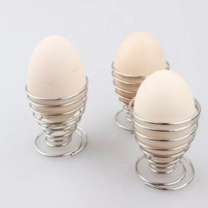 Porte-tasse à œufs de printemps en spirale pour tenir des œufs en métal bouillis durs dans la cuisine pendant le petit déjeuner
